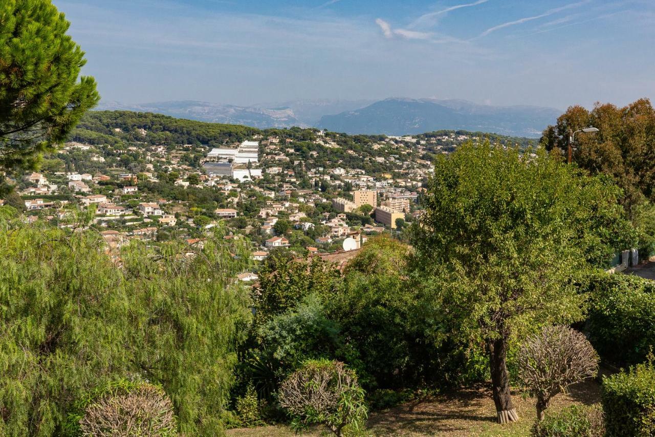 Haus Mit Garten Ueber Der Bucht Von Cannes Vallauris Bagian luar foto