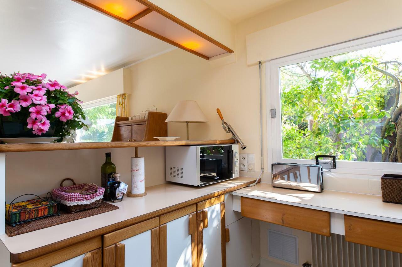 Haus Mit Garten Ueber Der Bucht Von Cannes Vallauris Bagian luar foto