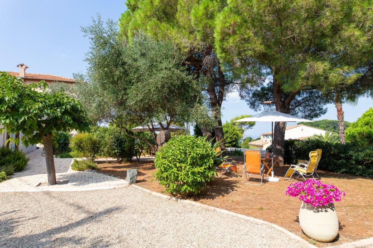 Haus Mit Garten Ueber Der Bucht Von Cannes Vallauris Bagian luar foto