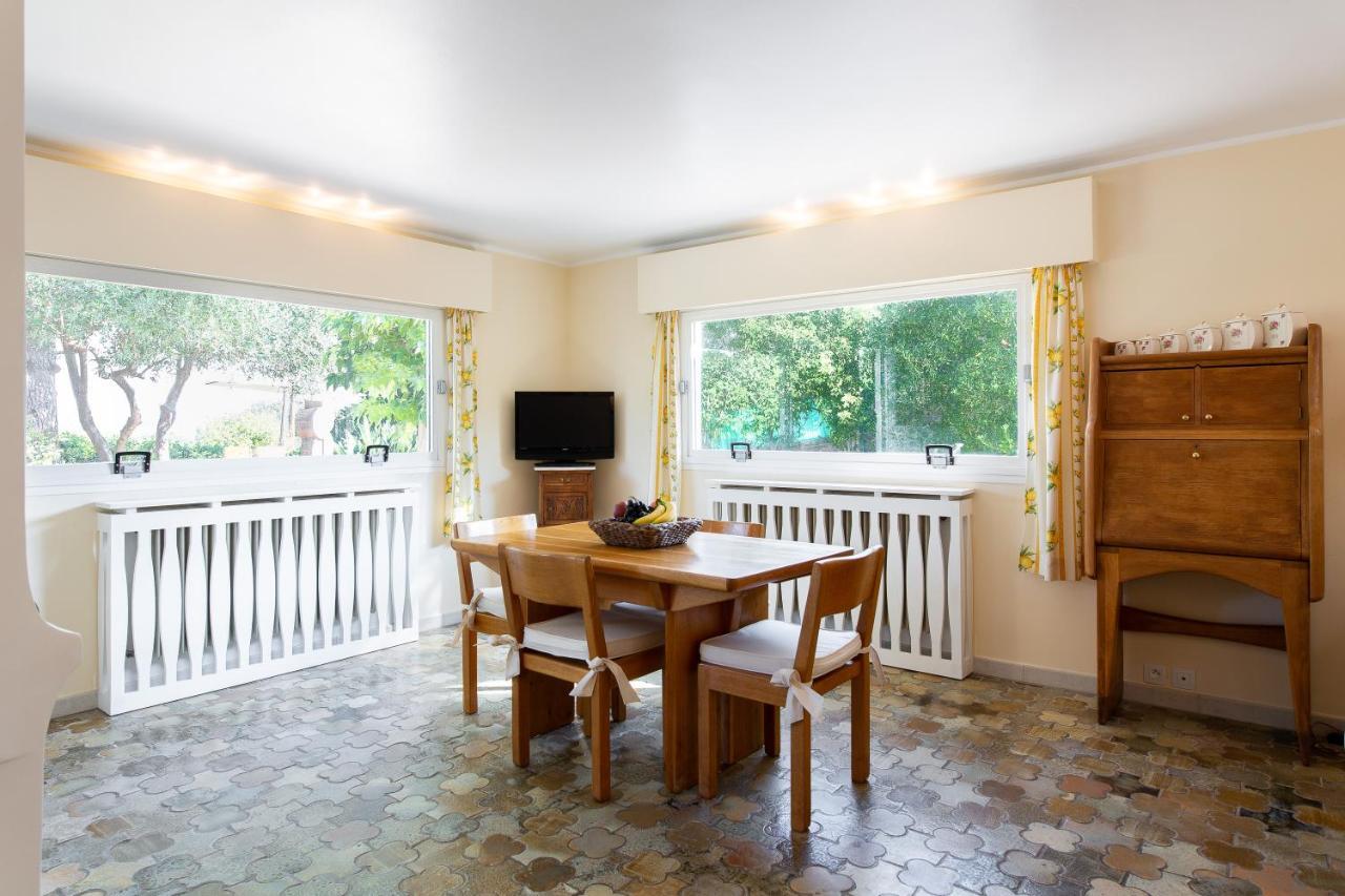 Haus Mit Garten Ueber Der Bucht Von Cannes Vallauris Bagian luar foto